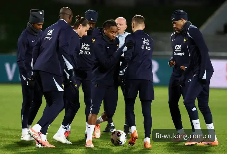 法国队3-0伊拉克：德尚的“不满意”与冠军球队的必修课